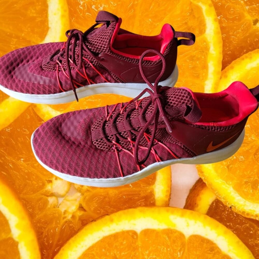Nike Women's Noble Red‎ Lightweight Darwin Running Trainers Shoes Size 7.5